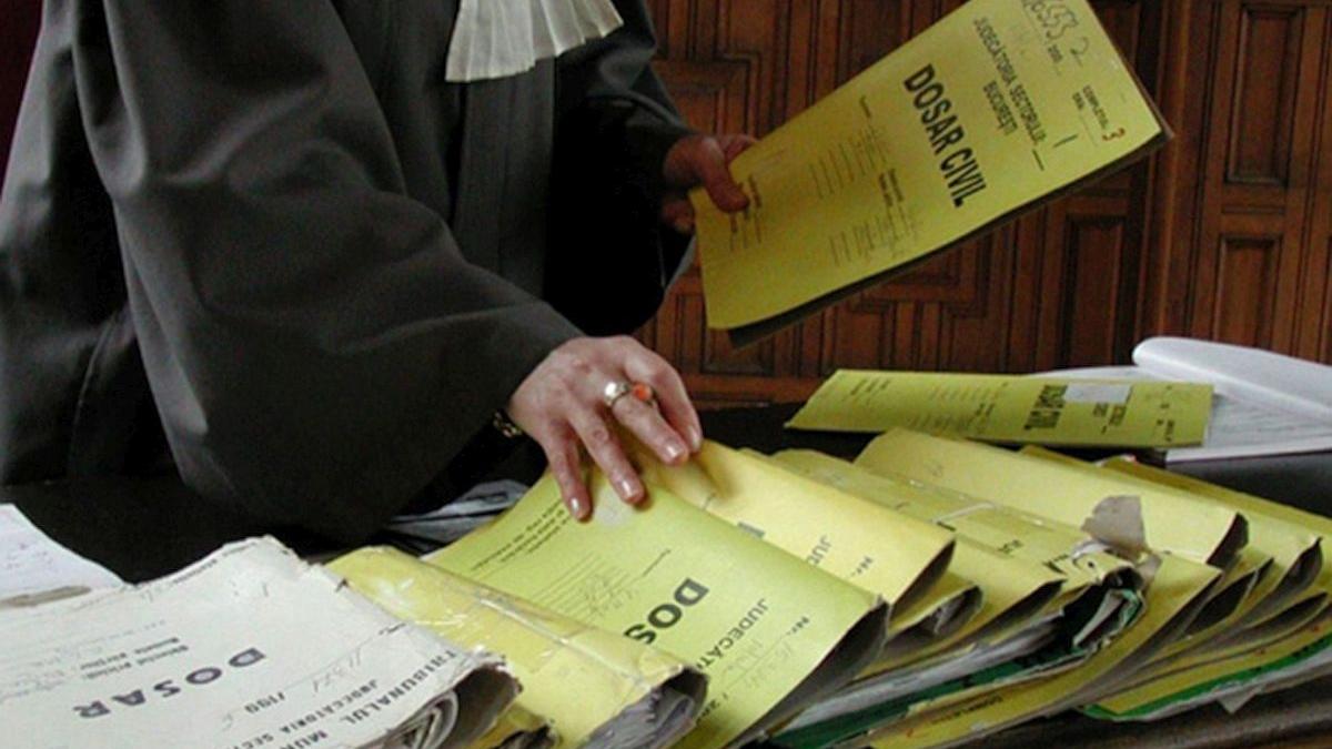 Codul lui Predoiu: Avocații care n-au „binecuvântare” de la SRI riscă să fie înlocuiți în procese, din oficiu, cu cei care au