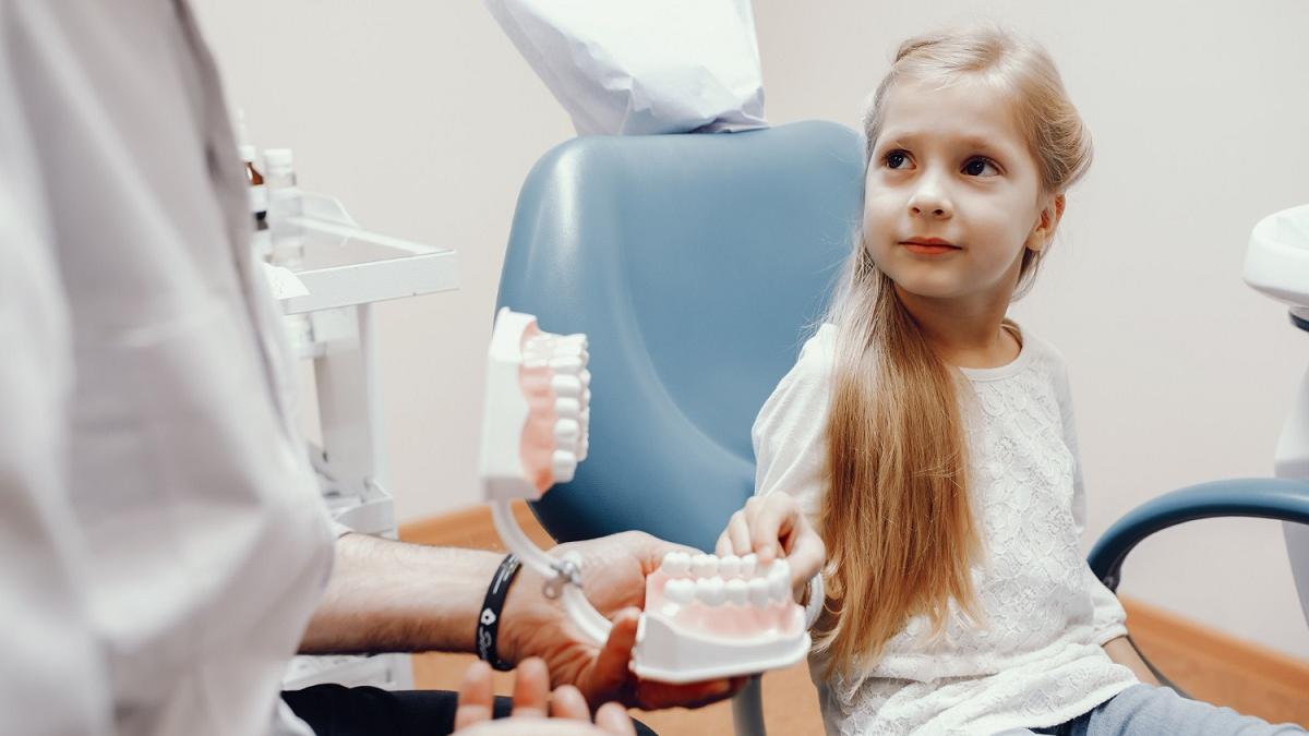 Primul control ortodontic: când este momentul potrivit