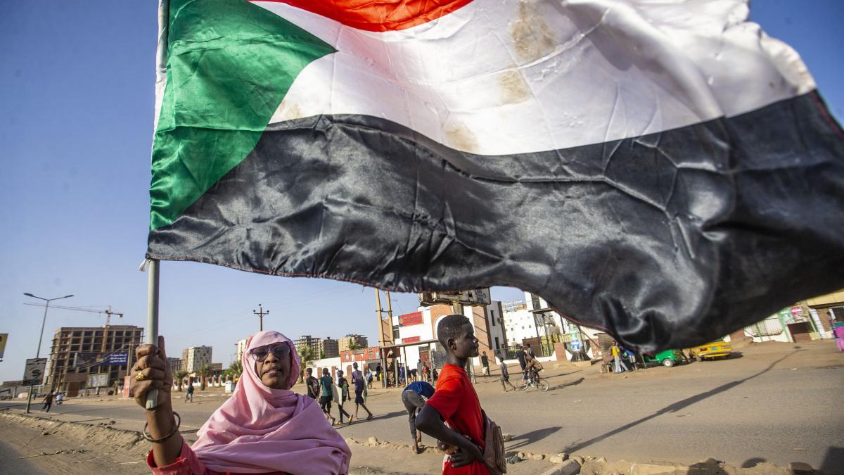 UPDATE Lovitură de stat în Sudan. Principala grupare paramilitară a preluat controlul asupra palatului prezidențial
