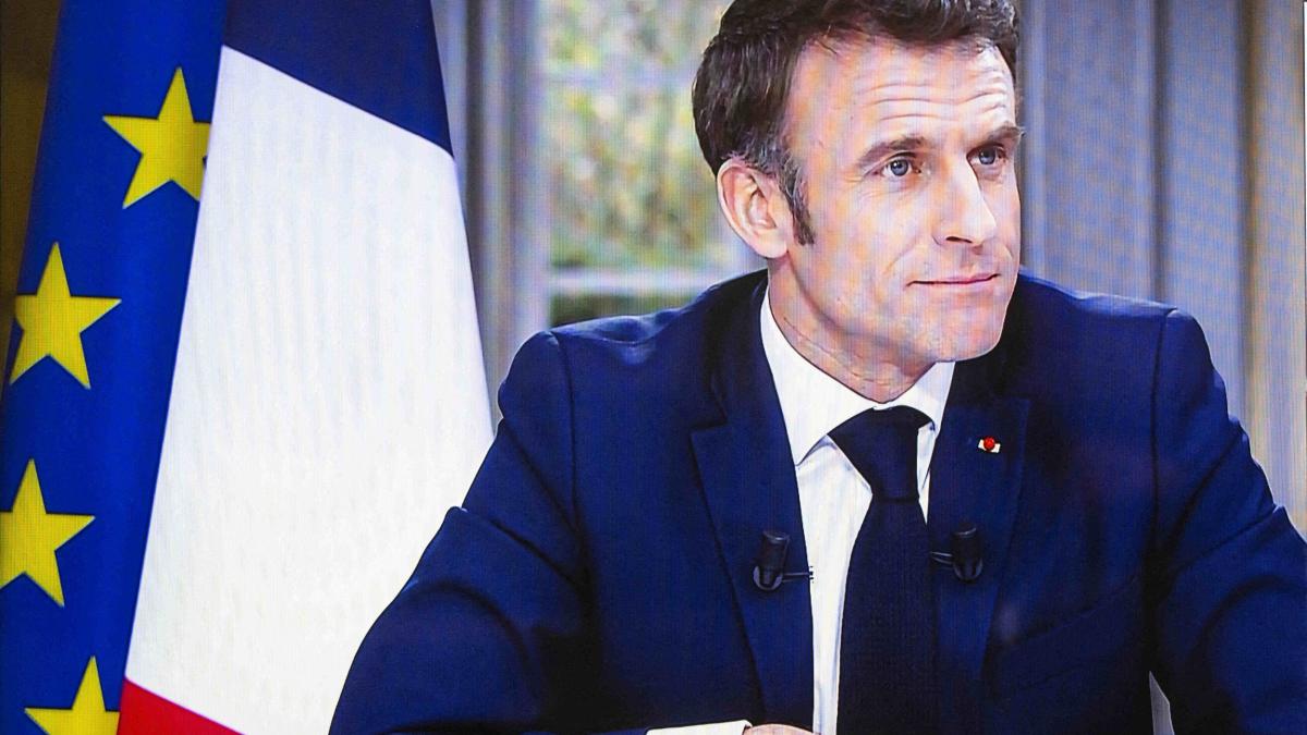 Macron anunță un plan de acţiune guvernamentală pe un termen de 100 de zile