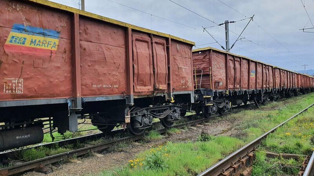 Revoltător: Vagoanele ruginite ale CFR Marfă plătesc milioane de euro ca „taxa de parcare” pe șinele  ruginite ale CFR Infrastructură