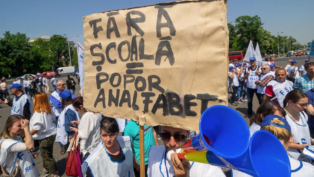 Amenințări cu greva generală în învățământ: Anul școlar se poate încheia luna viitoare