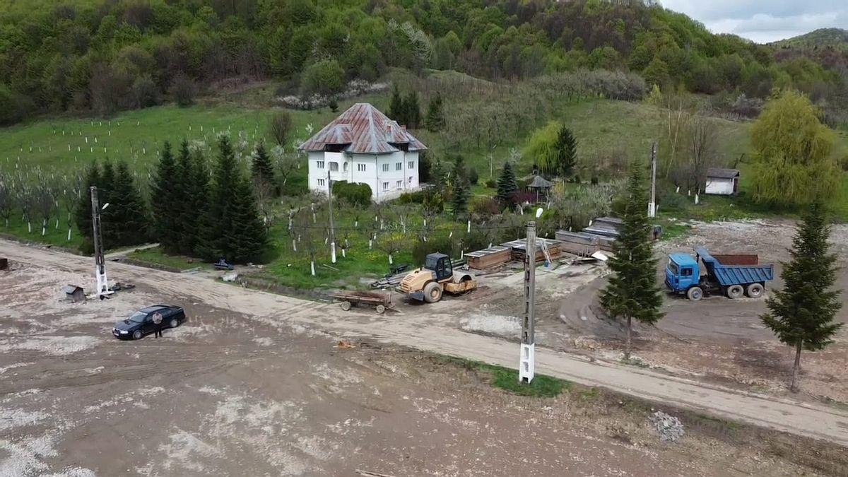 Mănăstirea  Argeșului, varianta în care te zidesc între dosare