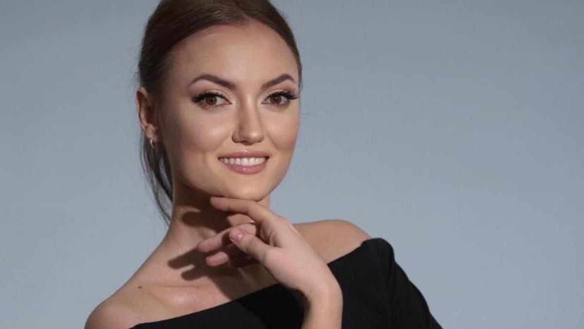 Dans al sinelui printre oglinzi, un vals al eșarfelor și ...  -Interviu cu balerina Manuela Elena Giuverdea-