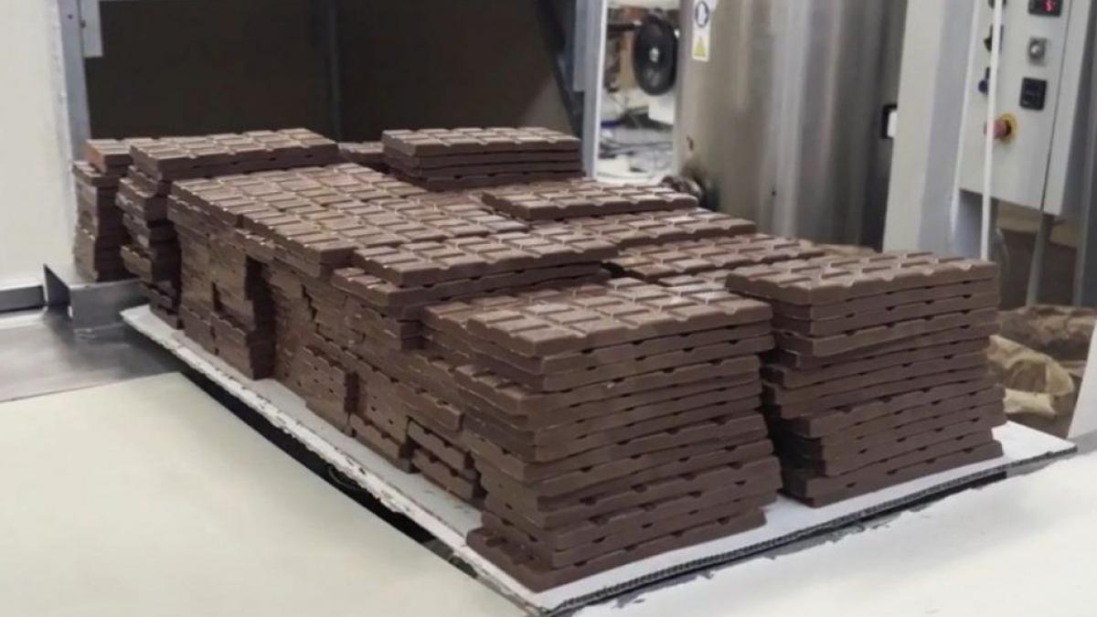 Unica fabrică de ciocolată românescă s-ar putea închide. Compania a cerut insolvenţa din cauza scumpirilor
