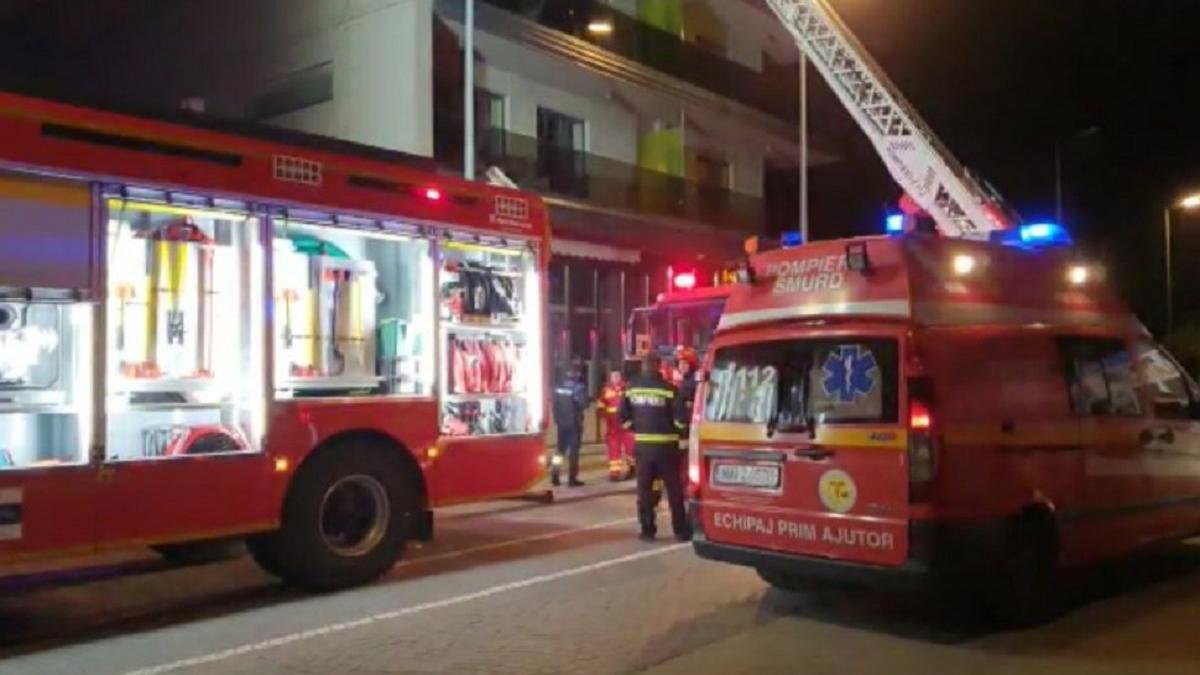 VIDEO Zeci de turiști, evacuați la miezul nopţii dintr-un hotel din Mamaia