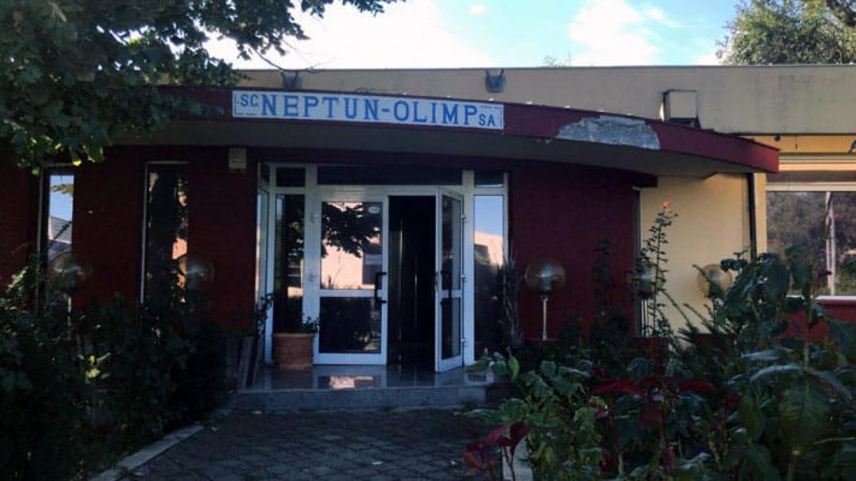 Carnetul de partid, cel mai prețios atu: Turismul politic împinge spre faliment societatea Neptun-Olimp 