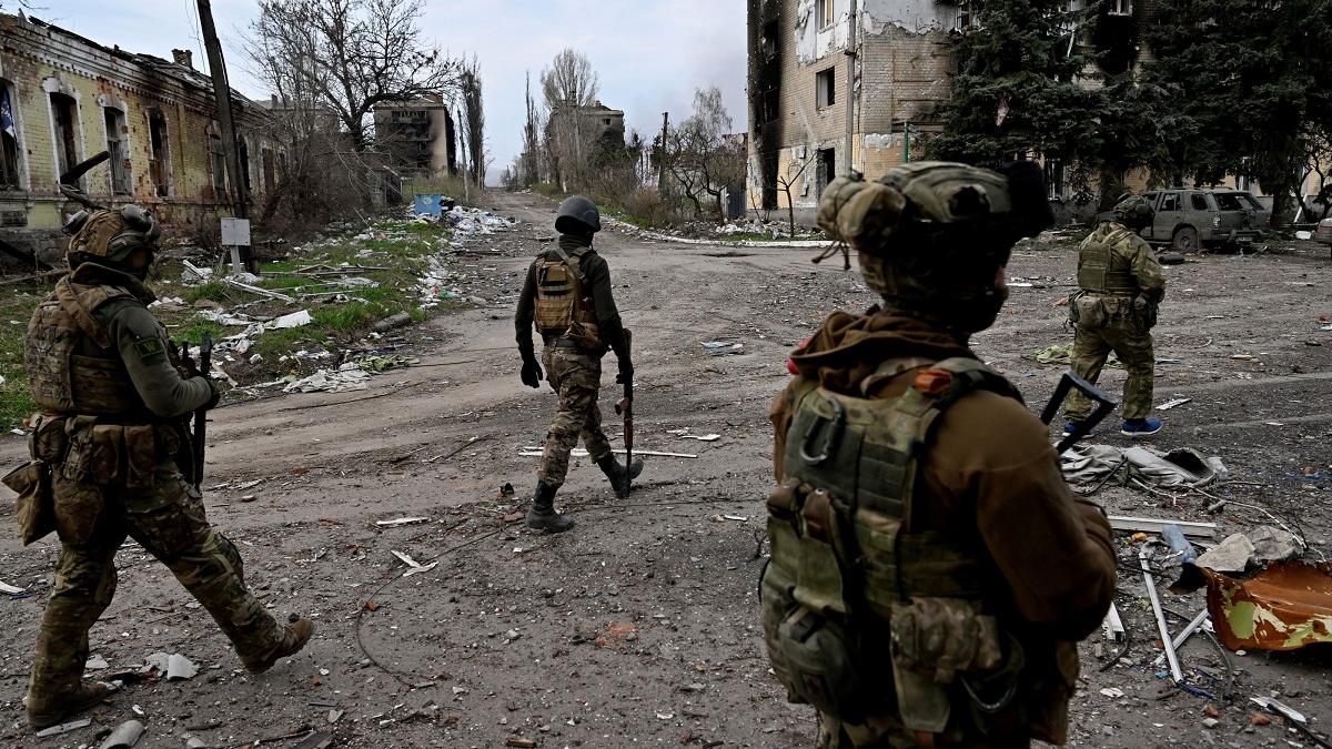 Prigojin îi face loc lui Kadîrov și se retrage din Bahmut