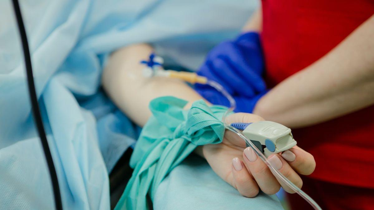O tânără din Botoșani a ajuns la Urgență după ce i-a explodat un implant mamar
