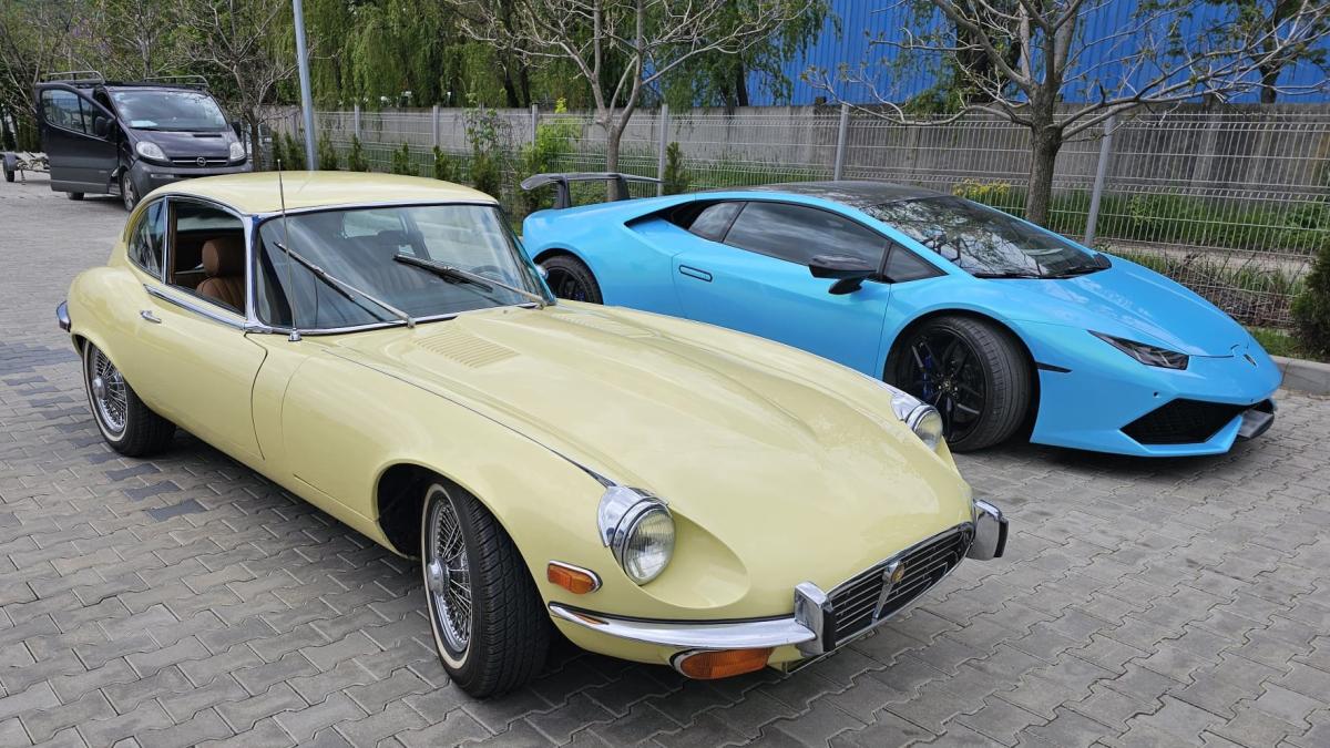 Atenție, imagini cu un puternic impact emoțional pentru pasionații de mașini! Jaguar și Lamborghini și-au dat întâlnire la RAR