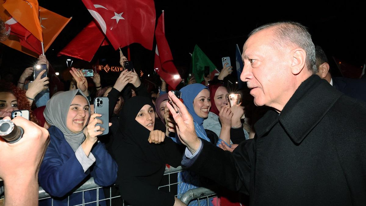 Erdogan, nesigur de victorie. Turcii mai au de așteptat două săptămâni pentru a-și afla președintele