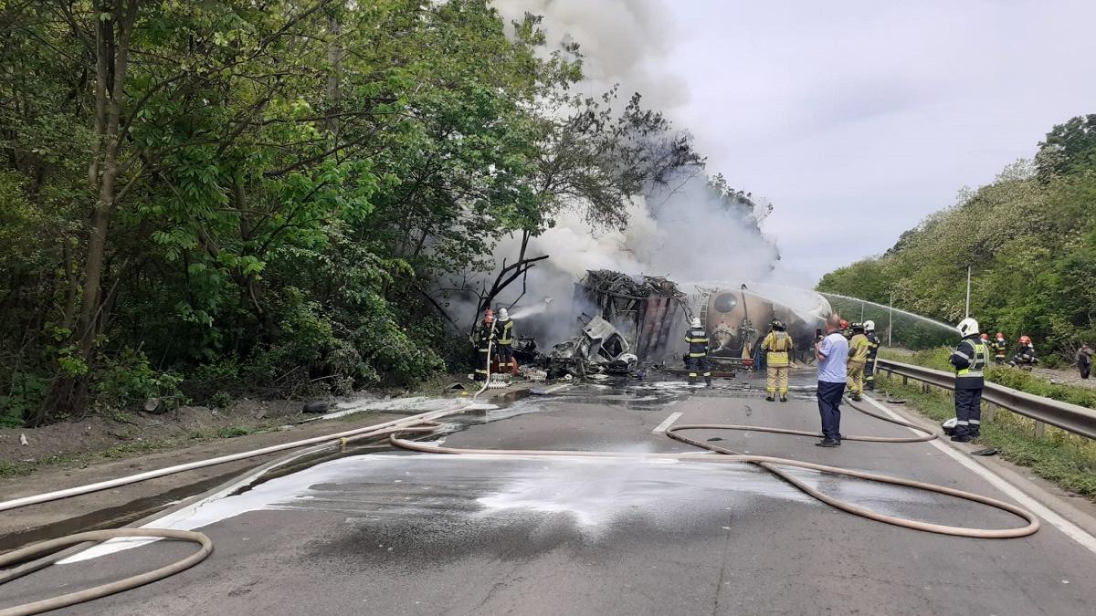 UPDATE Pericol de incendiu! O cisternă a luat foc pe Centura Capitalei