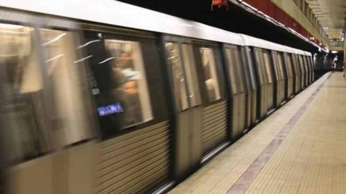Se schimbă programul de circulație la metrou, pentru că Metrorex nu are destule trenuri