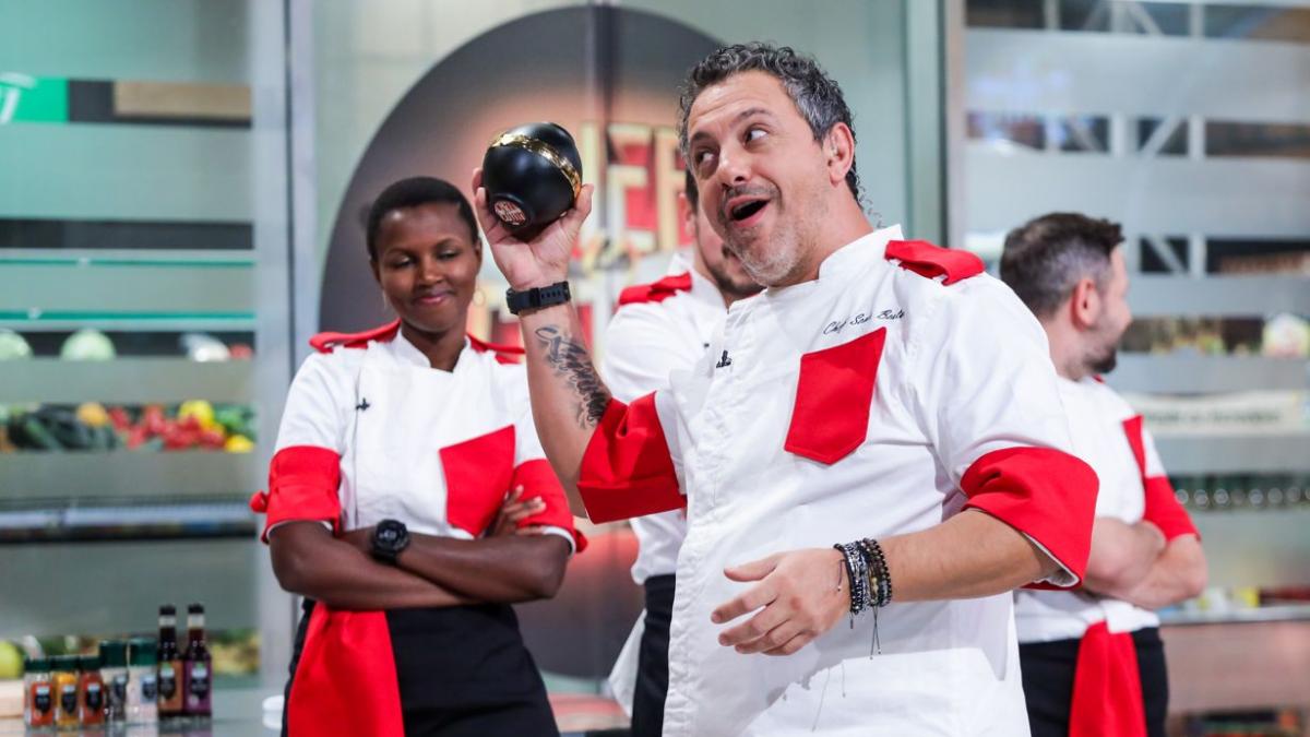 Chef Sorin Bontea sparge prima bombă cu amulete  în această seară, în bucătăria Chefi la cuțite!