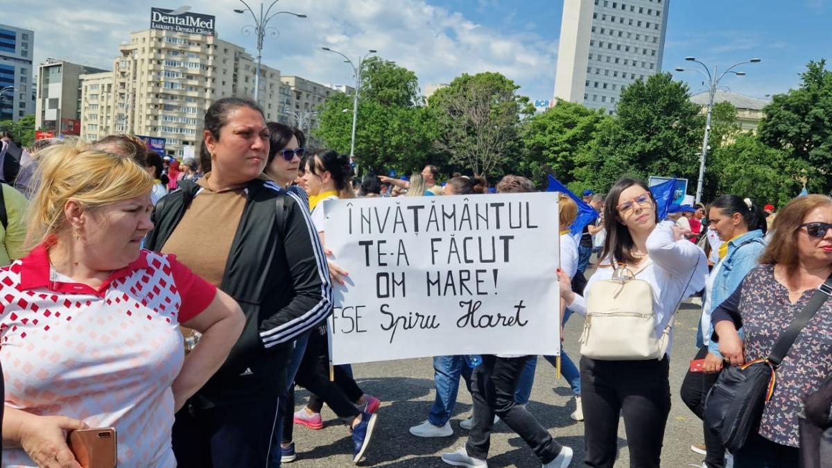 Guvernul dă o lovitură grea profesorilor greviști. Vechimea în muncă, afectată de proteste