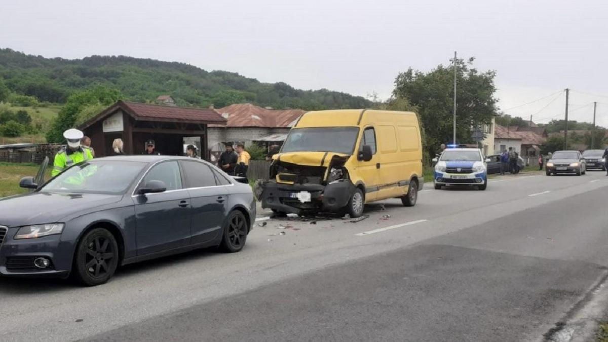 Accident cumplit pe o șosea din Vâlcea
