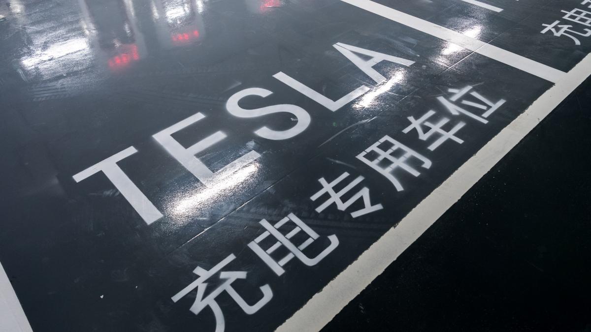 Tesla plănuieşte să prezinte noul Model 3 în Shanghai