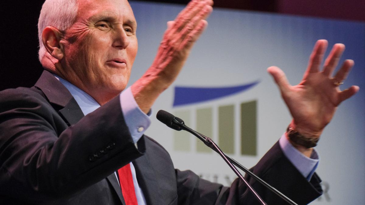Mike Pence şi-a anunţat luni candidatura pentru Casa Albă