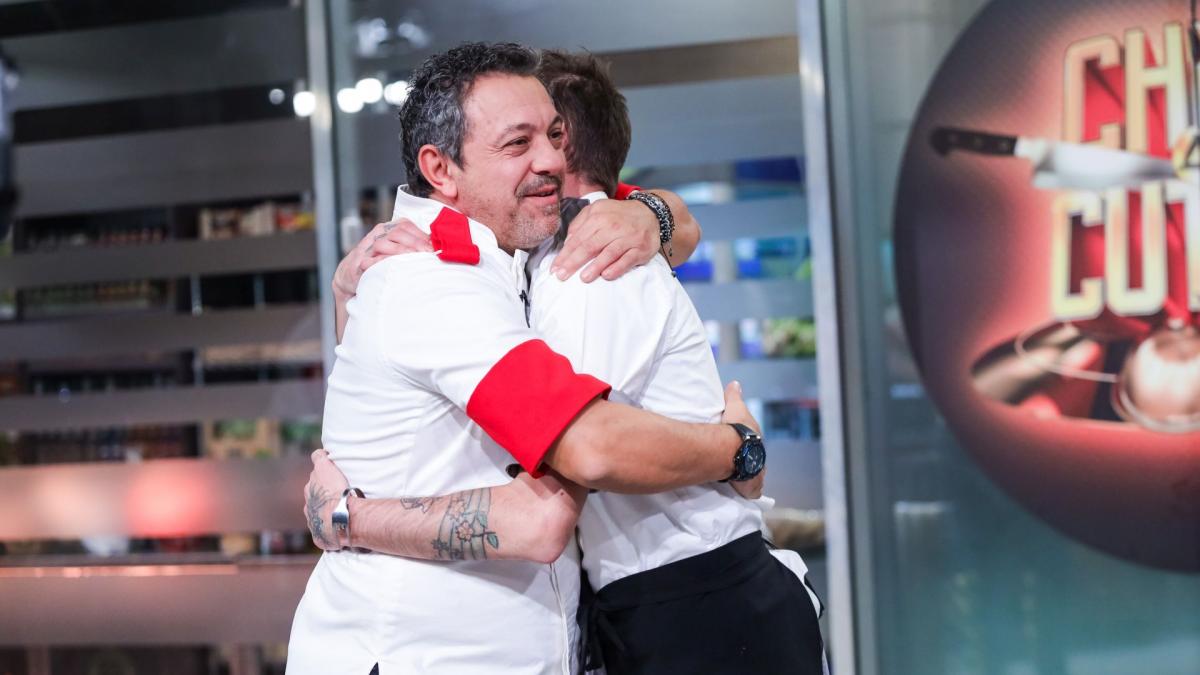 Iustin Cîmpeanu a ieșit din competiția Chefi la cuțite în locul lui George Borșaru. Diseară, echipele se întrec în mixuri de culori cuceritoare pentru un juriu alcătuit din pictori