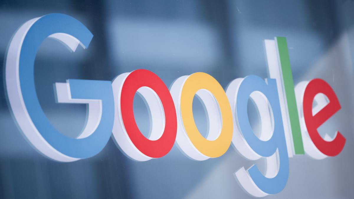 Google insistă ca angajații să revină fizic la muncă și anunță măsuri drastice împotriva celor care refuză