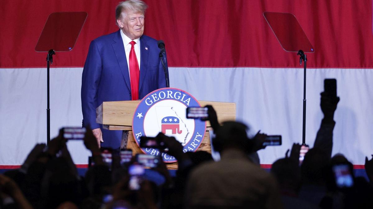 Trump - baie de mulțime, după baie de procurori