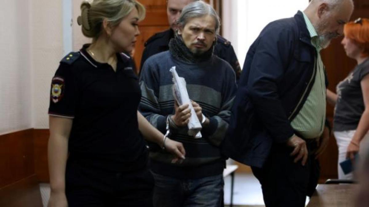 „Nu toți sunt lași!” Rușii de rând, judecați pentru criticile aduse invaziei din Ucraina