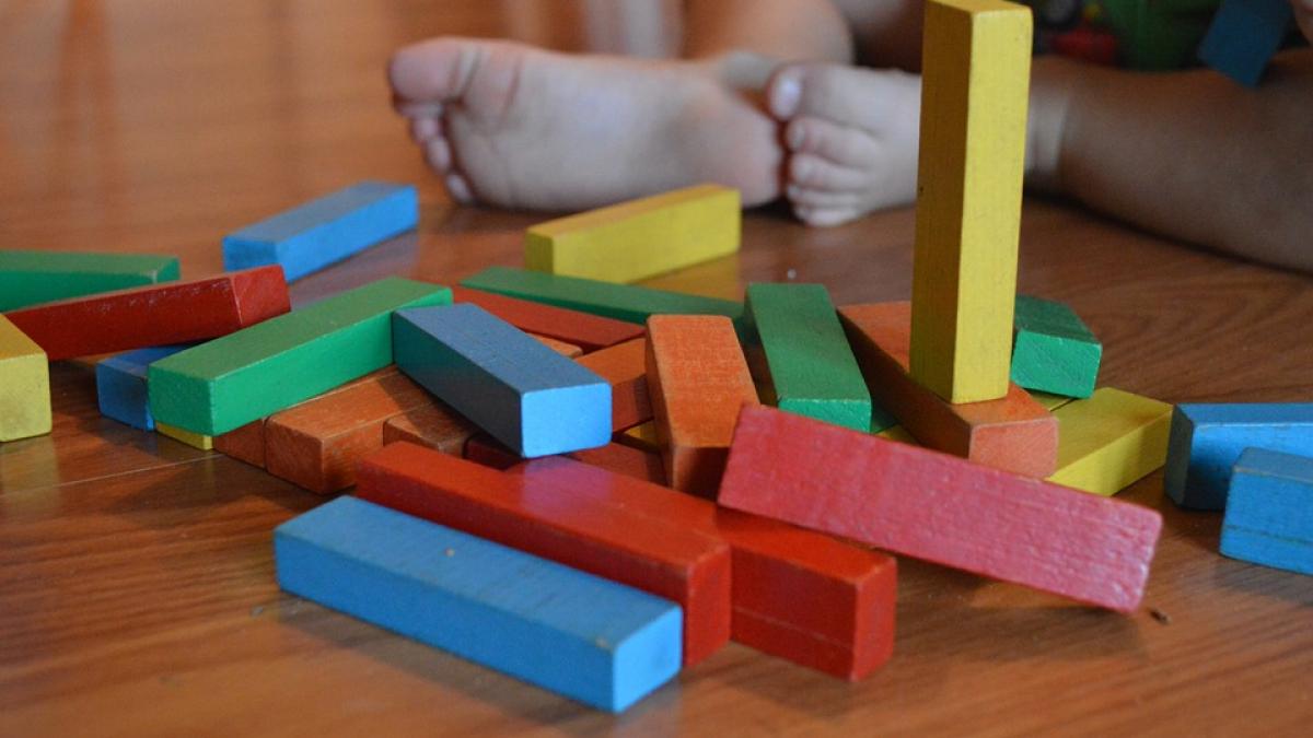 Sistemul Montessori: Ce înseamnă și care sunt beneficiile?