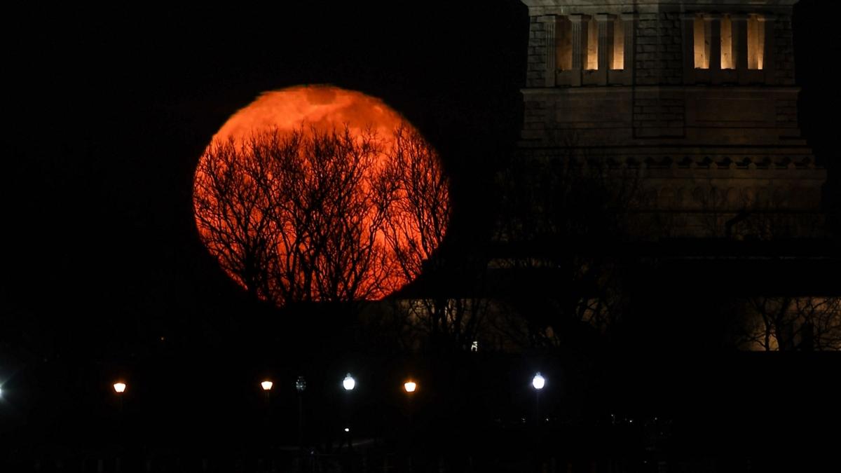 Superluna din această noapte este cel mai mare și mai strălucitor fenomen astronomic din 2023 