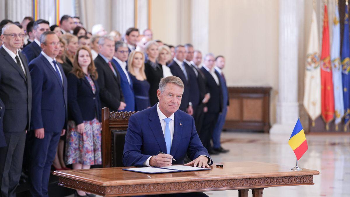 Majordomul Iohannis, specialist în proiecte și ceremonii, de la ”România educată” la ”România dreaptă”