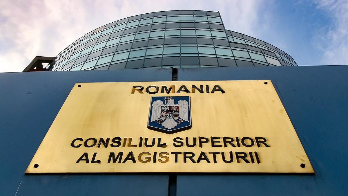 Memoriu transmis de CSM către CCR după ce USR a reclamat statutul asistentului judecătorului