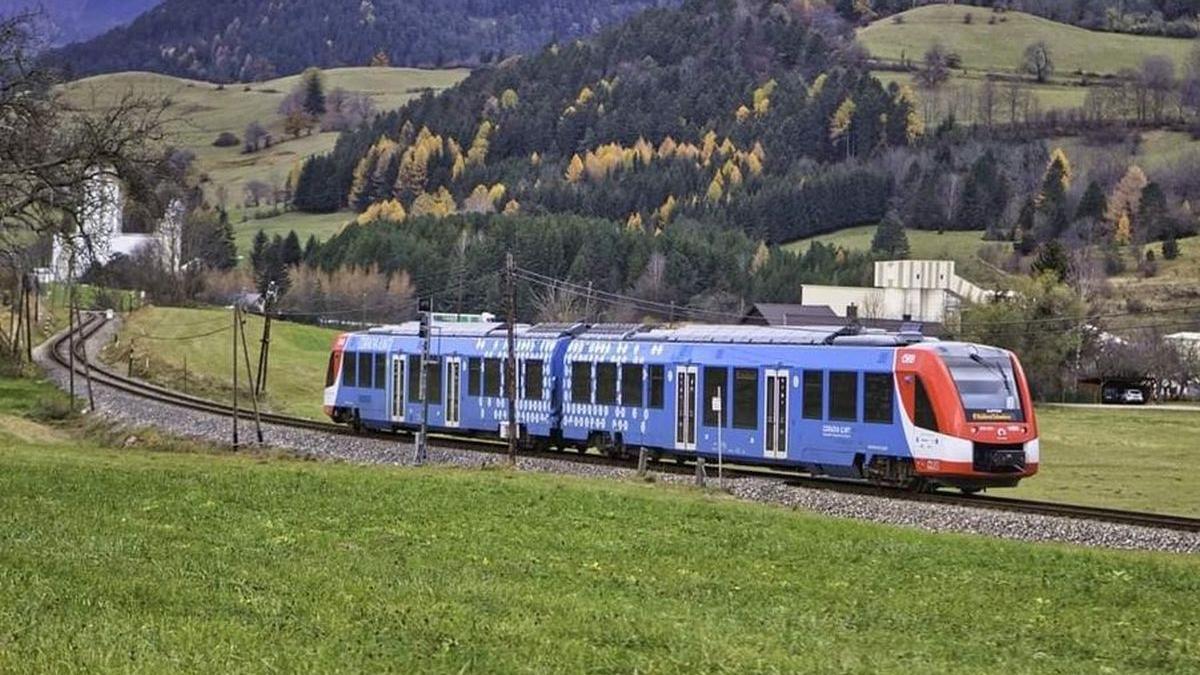 Două companii au depus o ofertă la licitația pentru primele trenuri pe hidrogen din România
