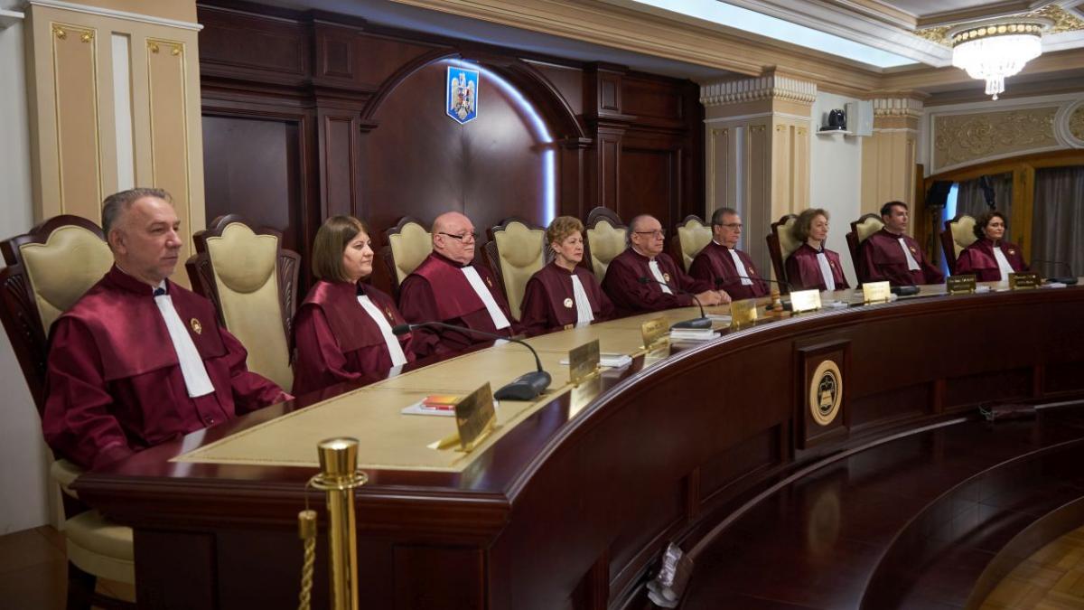 Codul Administrativ, încurcat în aritmetică. CCR zice că merge și-așa