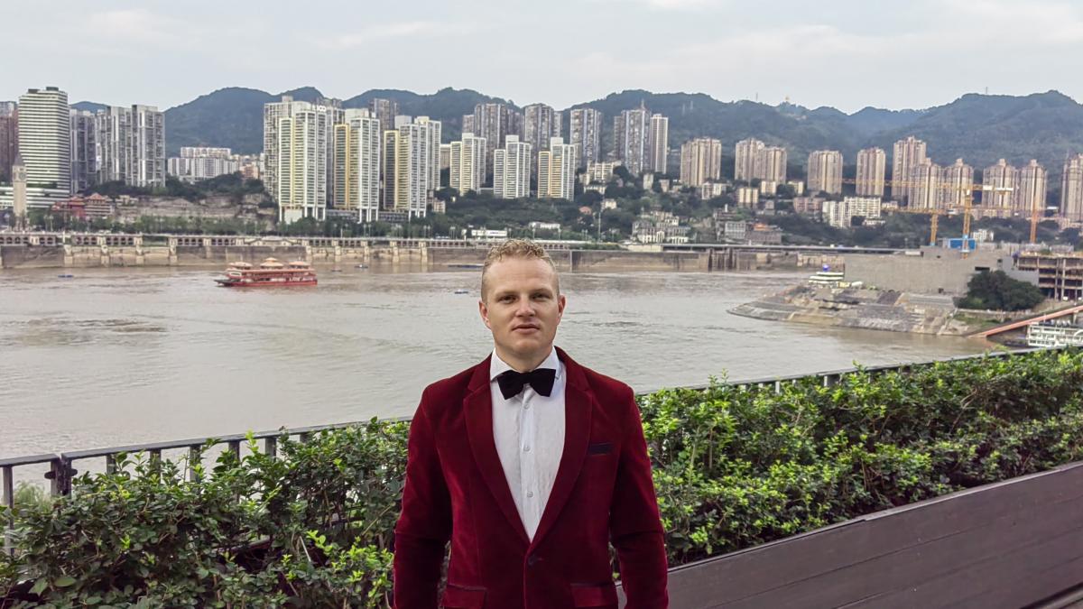 Tenorul Ștefan von Korch continuă parcursul istoric cu orchestra Reino de Aragón în China