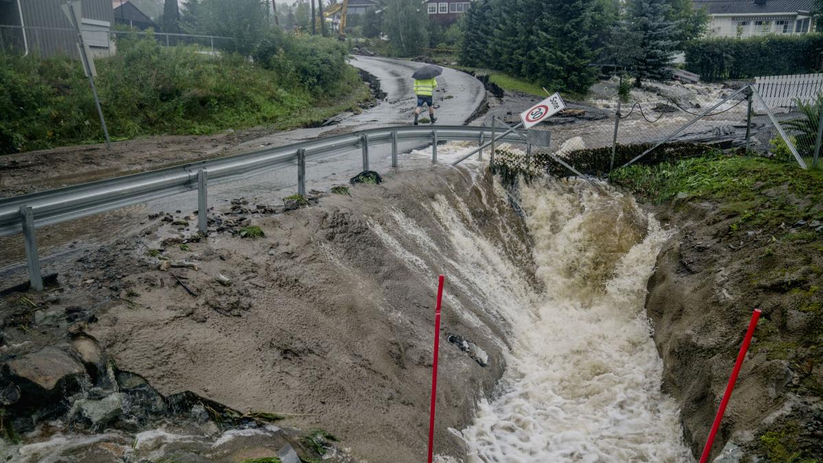 Atenție unde călătoriți! Cod roșu de inundații în Norvegia