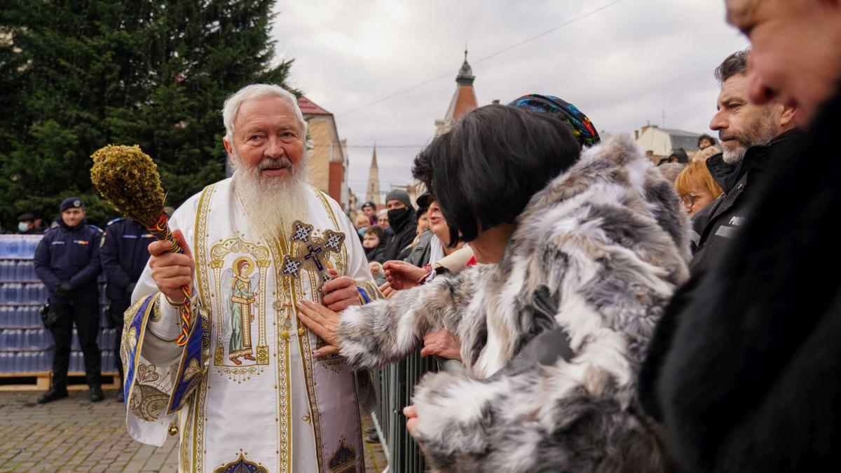 Mitropolitul Clujului conduce luni procesiunea pe jos de la Gherla la Mănăstirea Nicula