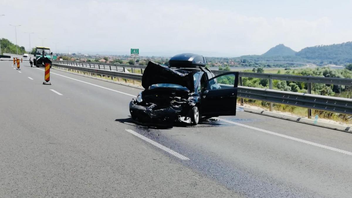 Accident pe autostrada A1. Un bărbat a fost rănit. A intervenit elicopterul SMURD