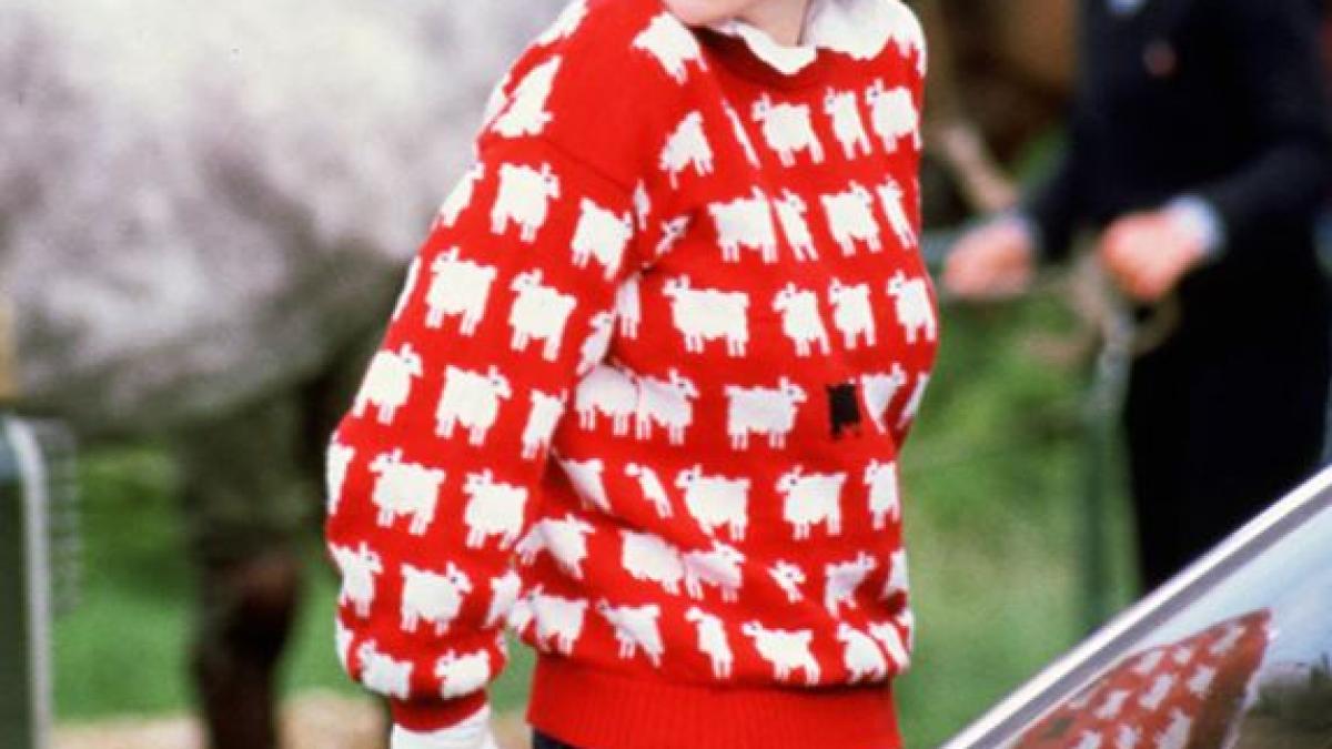 Celebrul pulover cu oi purtat de prinţesa Diana, scos la licitaţie