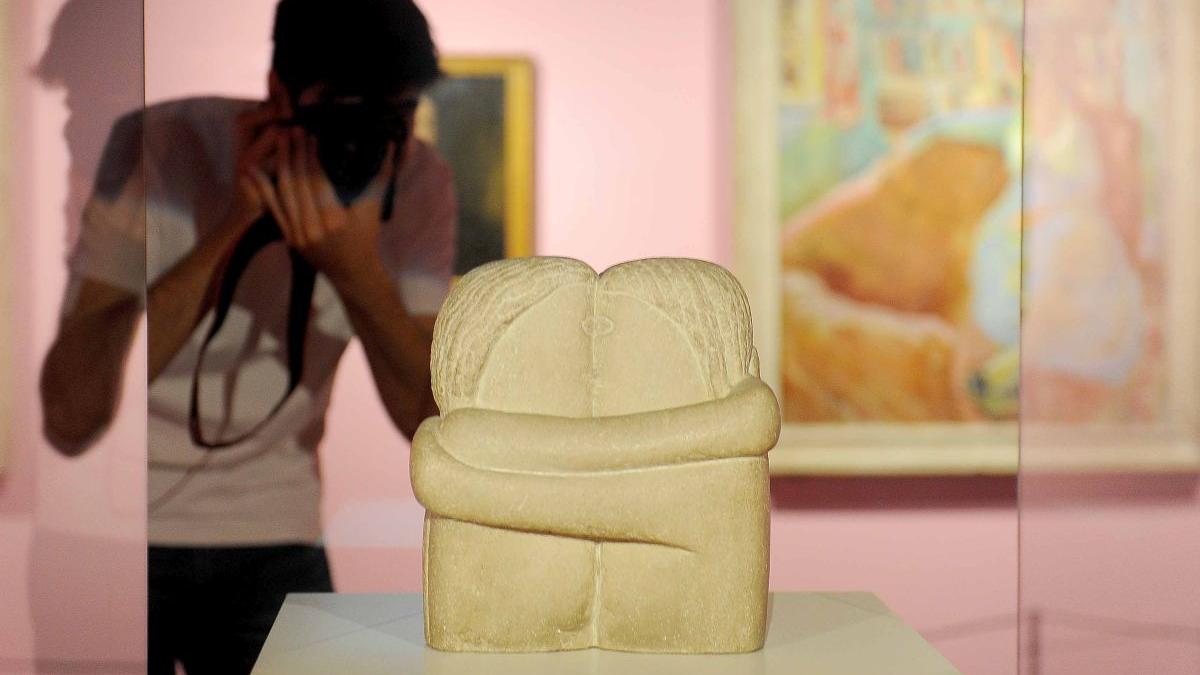 Celebra sculptură ''Sărutul'' de Constantin Brâncuşi expusă la Art Safari