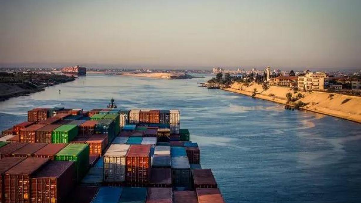Accident naval: Două petroliere s-au ciocnit pe Canalul Suez
