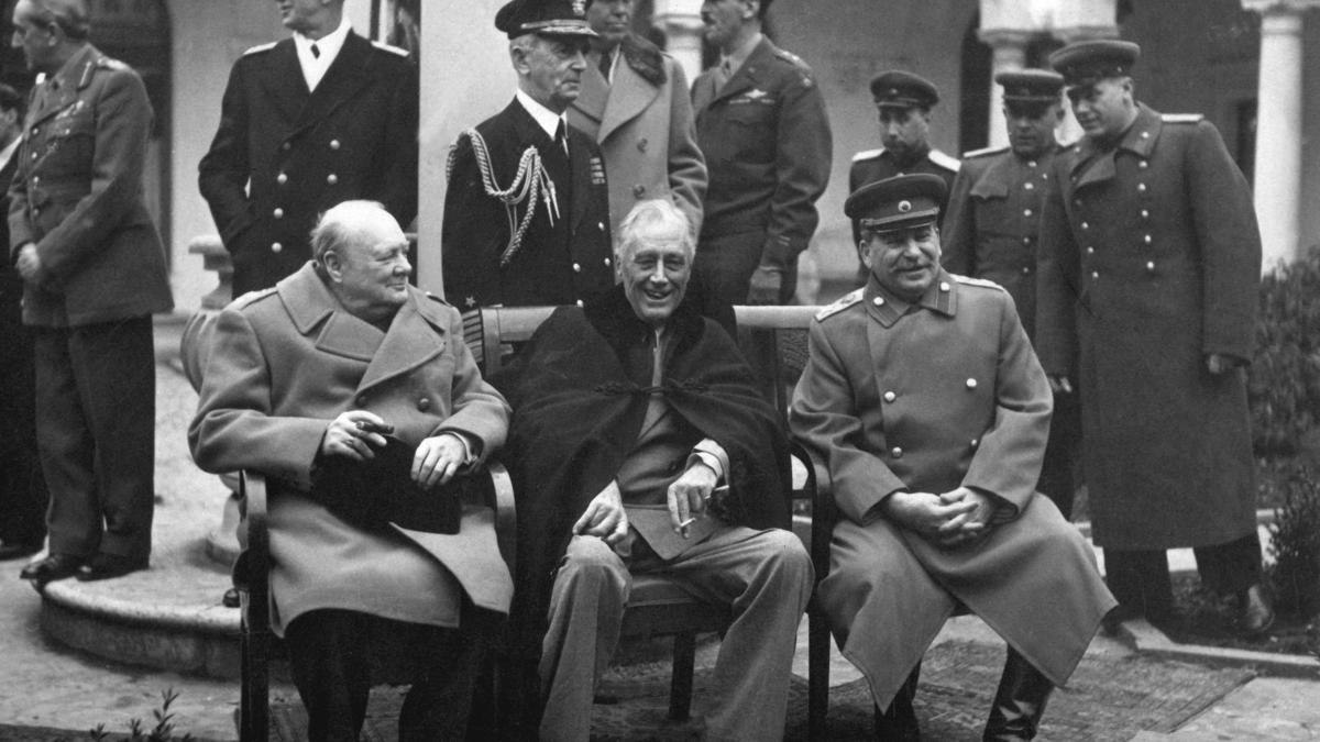 Winston Churchill, nebunul gras care se credea urmărit de un câine negru