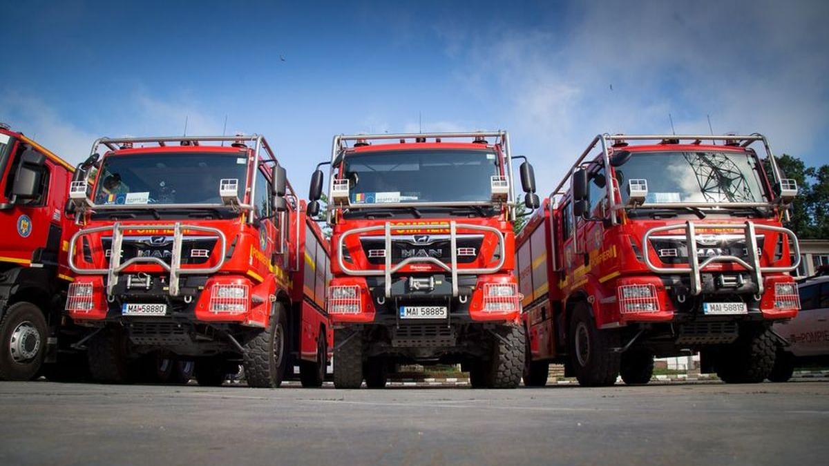 Un autobuz a luat foc în mers, în localitatea bihoreană Lunca