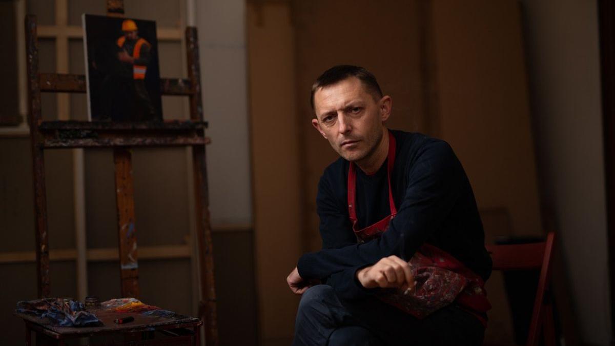 Unul dintre cei mai importanți pictori contemporani din România, Roman Tolici, deschide o nouă expoziție la București: Realpolitik
