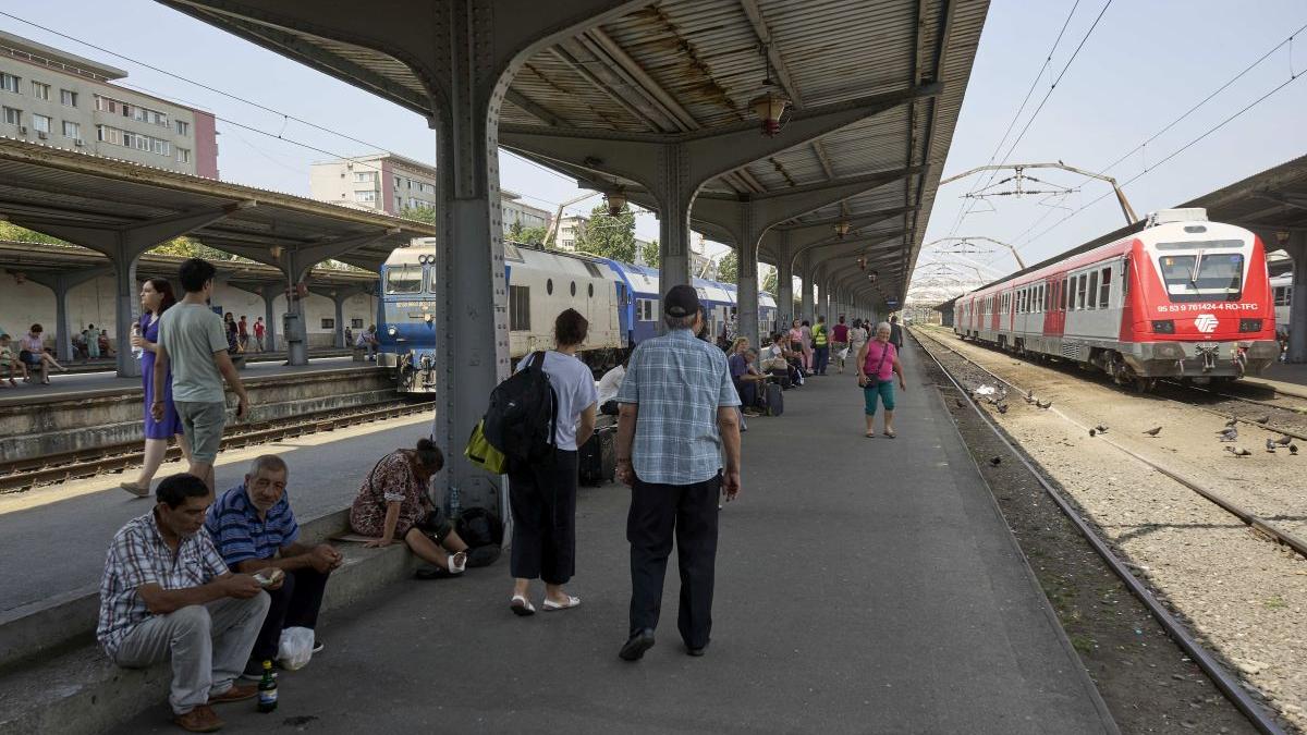 Rupți de lume. Singura soluție de transport va rămâne „ia-mă nene”