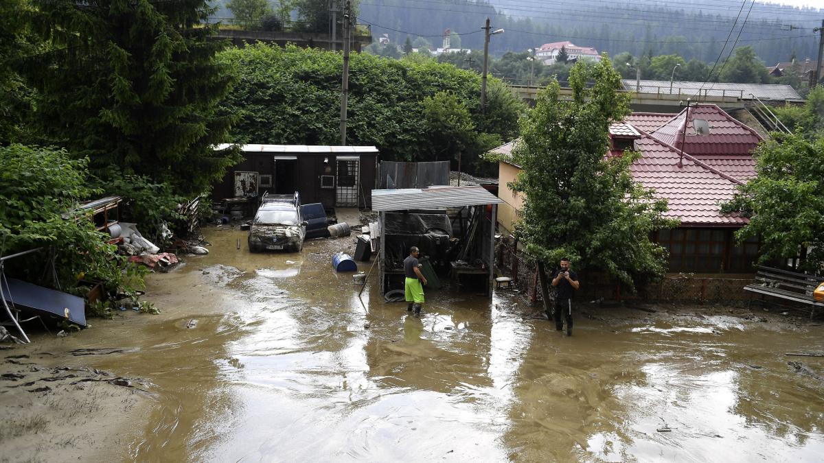 Cod galben de inundații în județele Vâlcea, Argeș și Olt