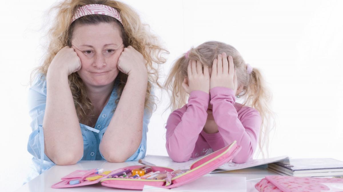 Ajută-ți copilul să scape de emoții în prima zi de școală. Iată cum
