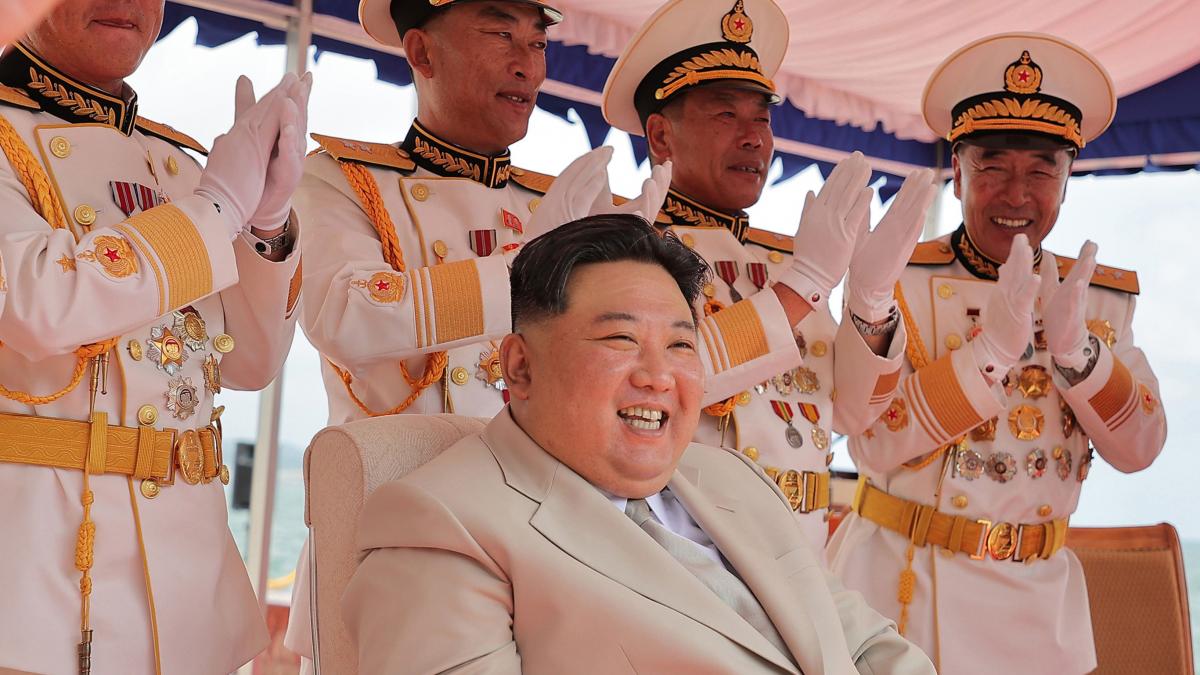 Rusia și China se apropie de Coreea de Nord. Festivități la Phenian