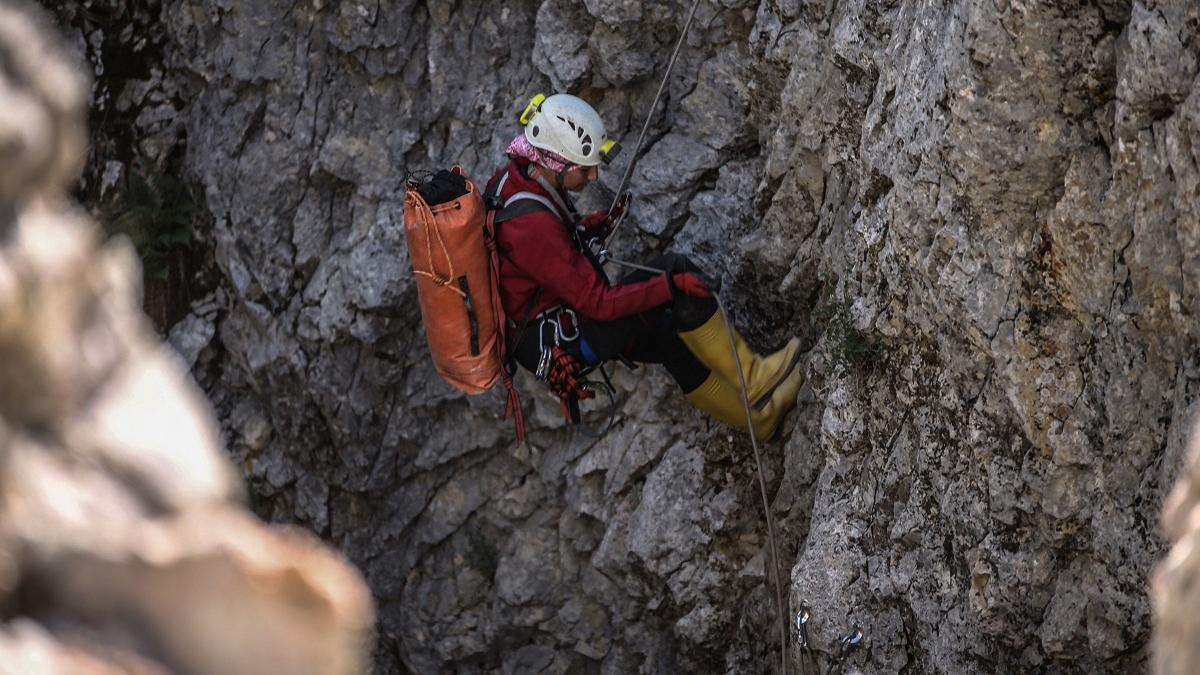 Un explorator american, salvat după o săptămână din una dintre cele mai adânci peșteri din Turcia