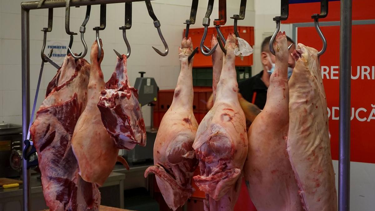 România stă, de fapt, şi mai prost la carnea de porc decât se estima