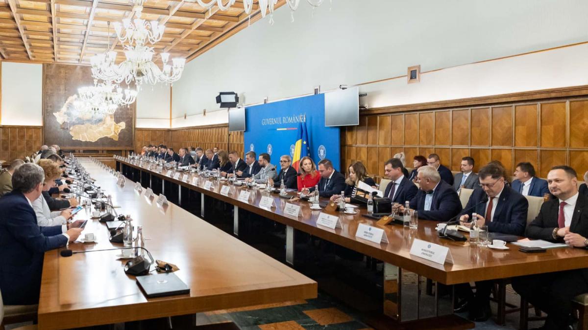 Salariul minim crește de la 1 octombrie 2024. Câți bani ajung în buzunarele românilor