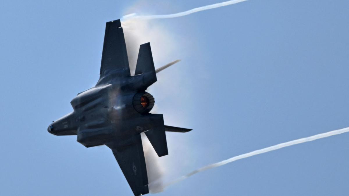 Lockheed Martin, copleşiți de comenzile de F-35: depăşesc capabilitatea de producţie a companiei. România plătește 6,5 miliarde de dolari